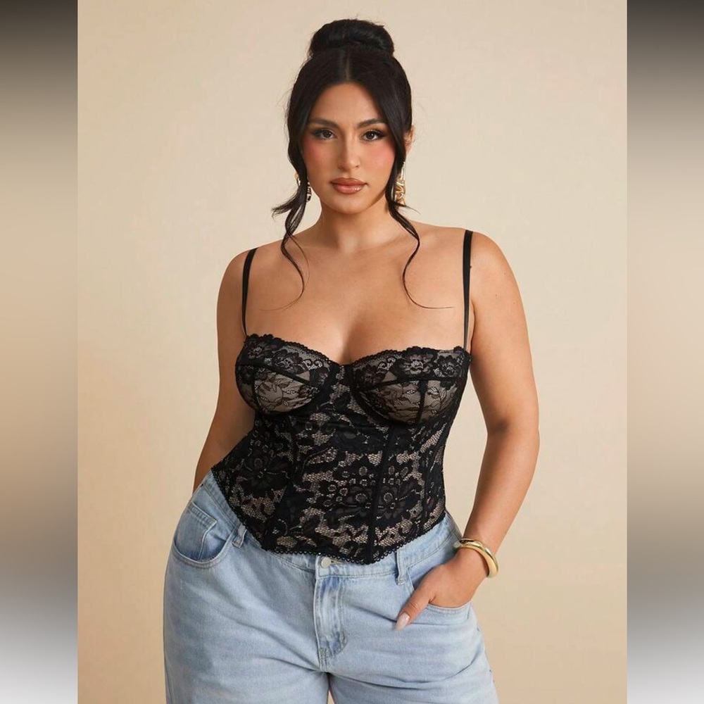 NWT Black Lace Corset Crop Top Spaghetti Strap (Size 14)